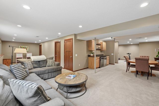 8962 Peony Lane N, Maple Grove, MN 55311