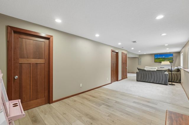 8962 Peony Lane N, Maple Grove, MN 55311