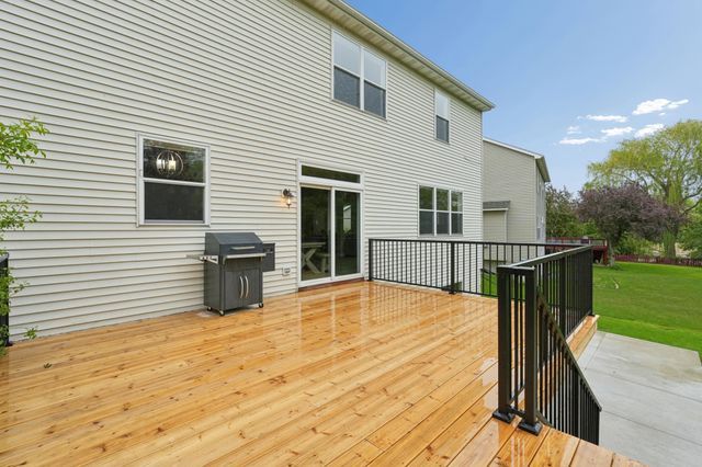 8962 Peony Lane N, Maple Grove, MN 55311