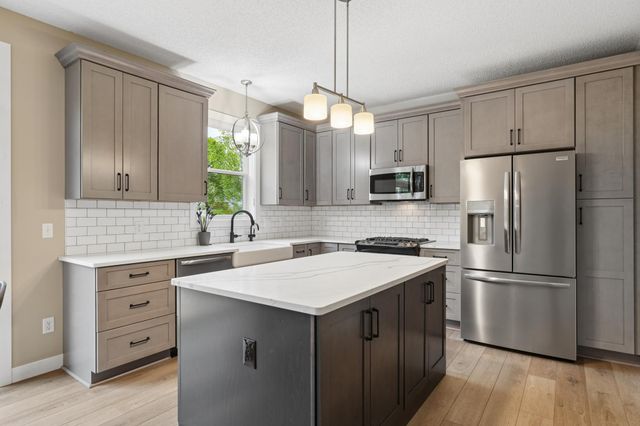 8962 Peony Lane N, Maple Grove, MN 55311