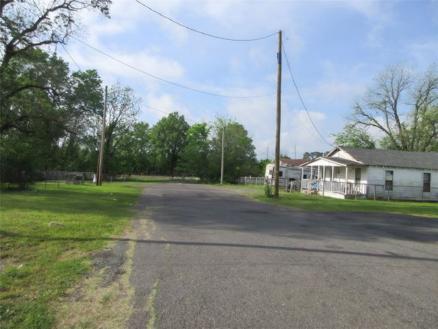 8607 Nesom Court, Shreveport, LA 71106