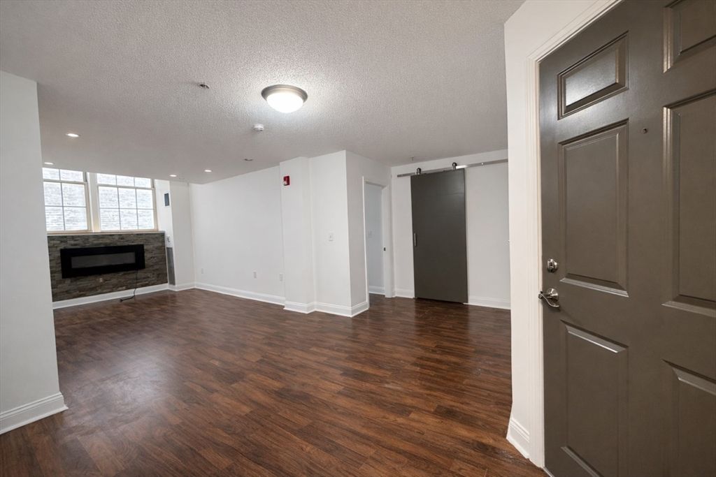 200 Market St 3409, Lowell, MA 01852