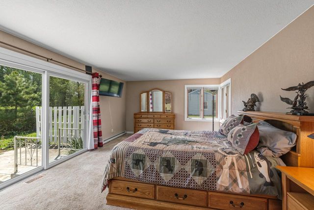 1712 Craftsman DRIVE, New Berlin, WI 53146