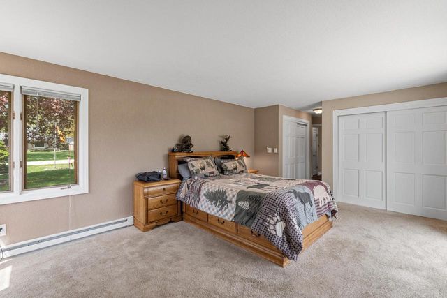 1712 Craftsman DRIVE, New Berlin, WI 53146