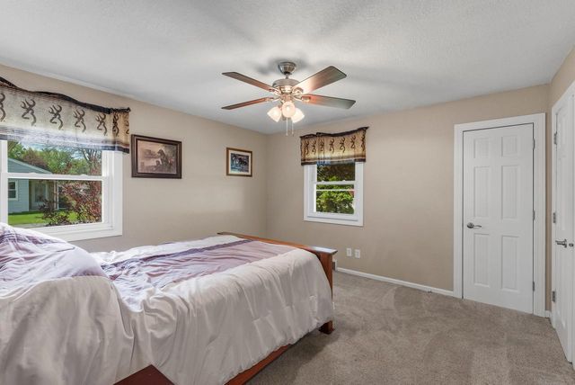 1712 Craftsman DRIVE, New Berlin, WI 53146