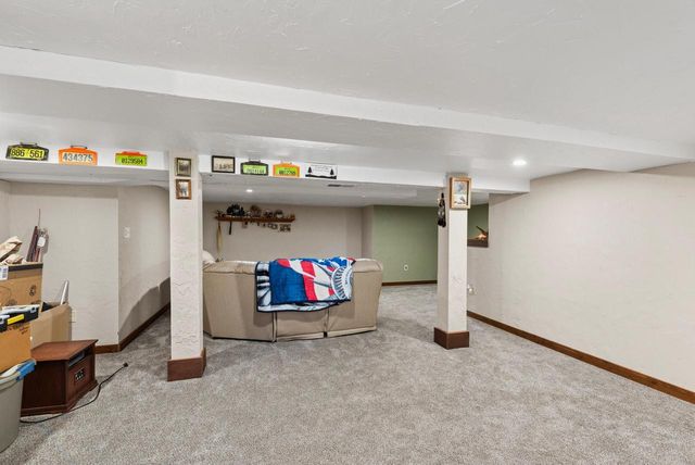 1712 Craftsman DRIVE, New Berlin, WI 53146