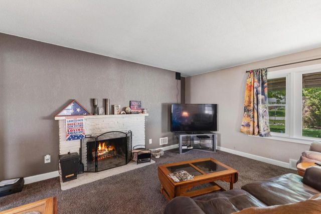 1712 Craftsman DRIVE, New Berlin, WI 53146