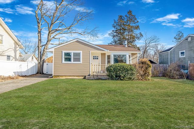 247 Rider Avenue, Patchogue, NY 11772