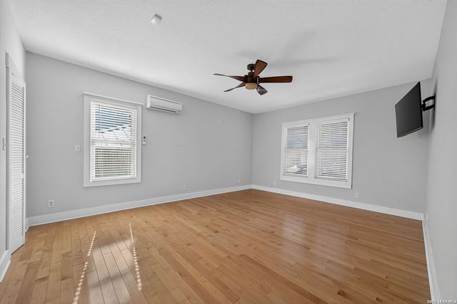 292 S Chestnut, New Braunfels, TX 78130