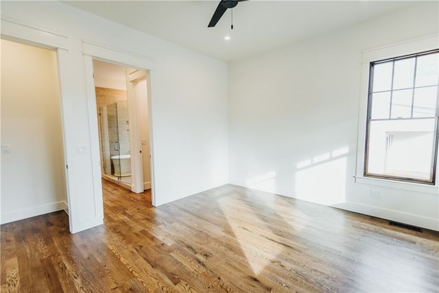 1750 W Markham Road, Fayetteville, AR 72701