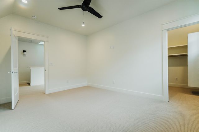 1750 W Markham Road, Fayetteville, AR 72701