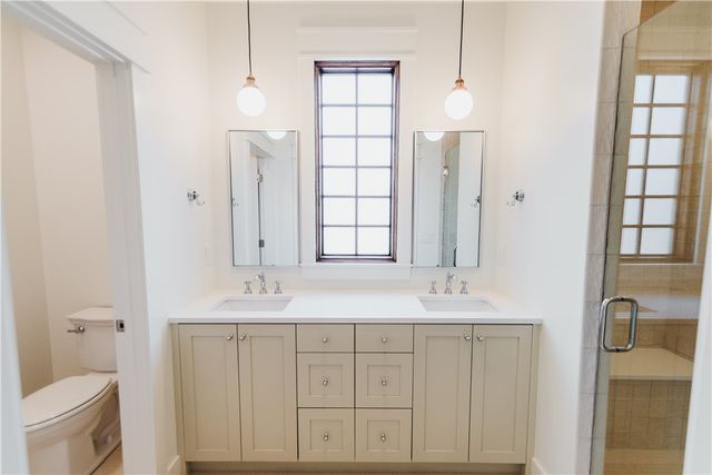 1750 W Markham Road, Fayetteville, AR 72701