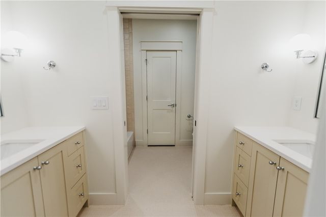 1750 W Markham Road, Fayetteville, AR 72701