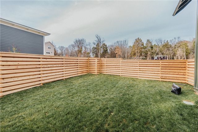 1750 W Markham Road, Fayetteville, AR 72701