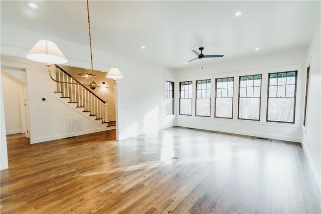 1750 W Markham Road, Fayetteville, AR 72701