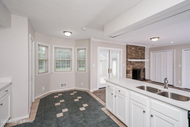 10509 Moonlight Way, Louisville, KY 40272