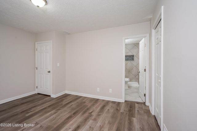 10509 Moonlight Way, Louisville, KY 40272