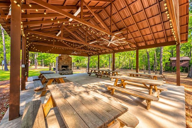 12-2-1 Grand View, Huntsville, TX 77340