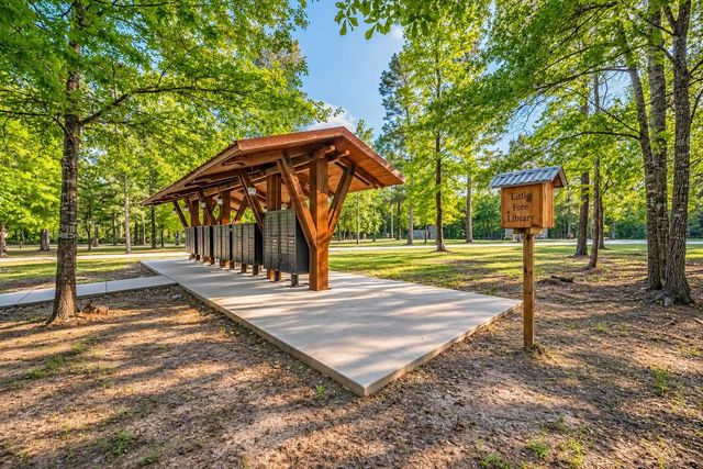 12-2-1 Grand View, Huntsville, TX 77340