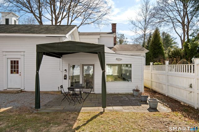 24-26 Lyme Street, Old Lyme, CT 06371