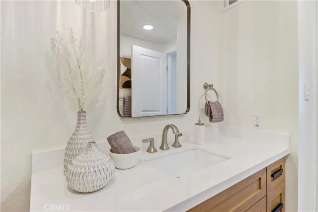 541 Ronwood, La Habra, CA 90631