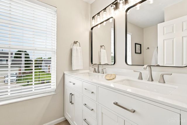 1364 Lamplighter Lane, Fairborn, OH 45324