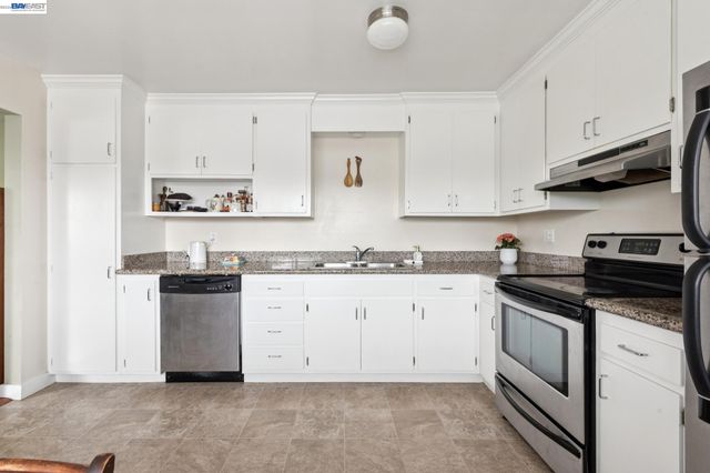 3054 Bona St D, Oakland, CA 94601