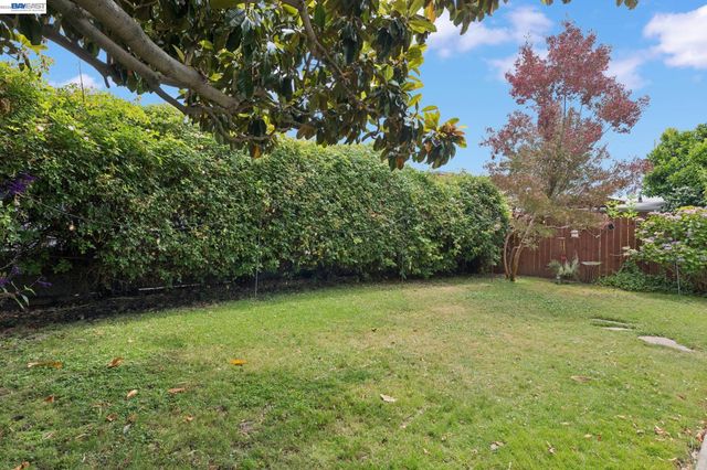 3054 Bona St D, Oakland, CA 94601