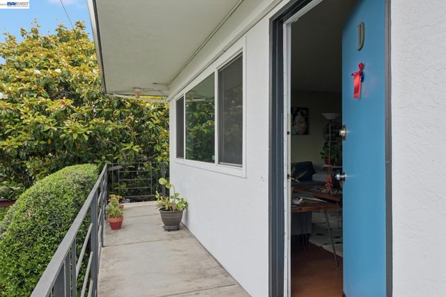 3054 Bona St D, Oakland, CA 94601