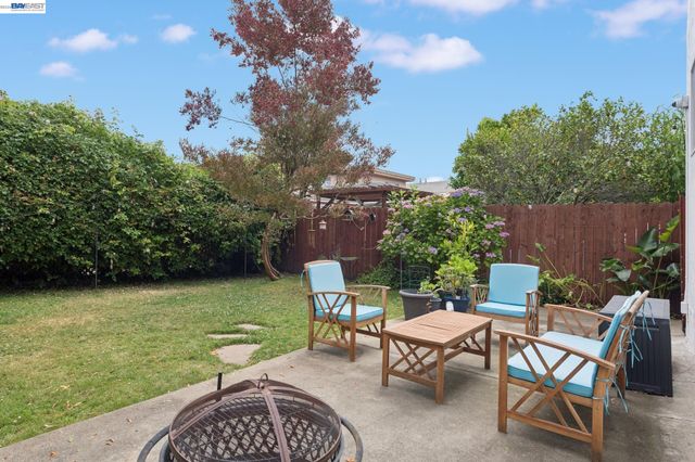 3054 Bona St D, Oakland, CA 94601