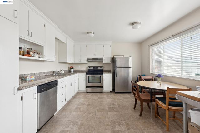 3054 Bona St D, Oakland, CA 94601