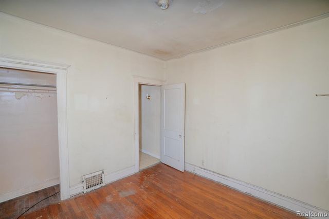 5672 Saint Clair Street, Detroit, MI 48213