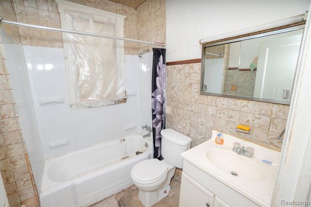 5672 Saint Clair Street, Detroit, MI 48213