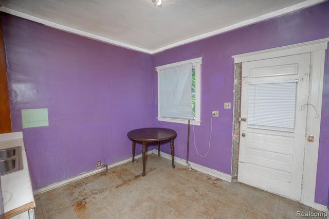 5672 Saint Clair Street, Detroit, MI 48213