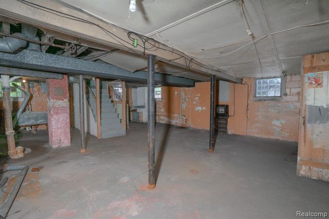 5672 Saint Clair Street, Detroit, MI 48213