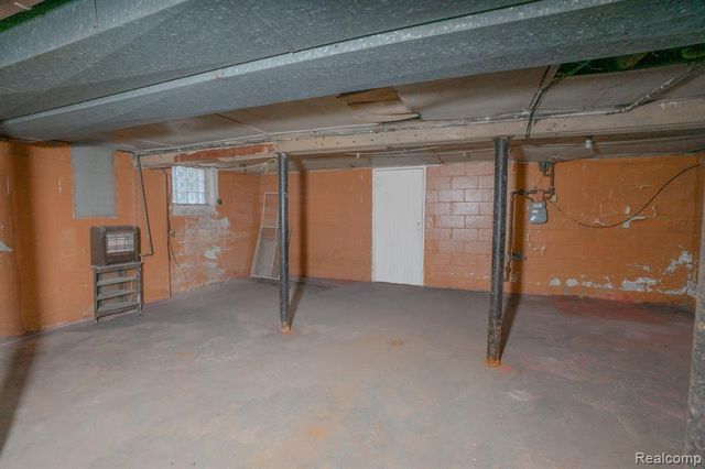 5672 Saint Clair Street, Detroit, MI 48213