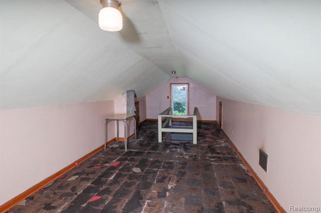 5672 Saint Clair Street, Detroit, MI 48213