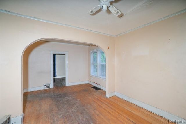 5672 Saint Clair Street, Detroit, MI 48213