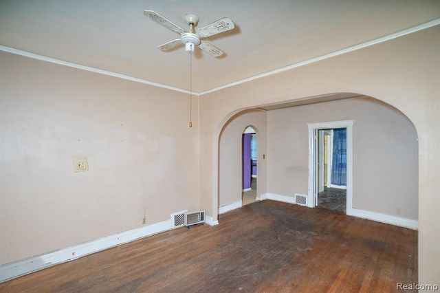 5672 Saint Clair Street, Detroit, MI 48213