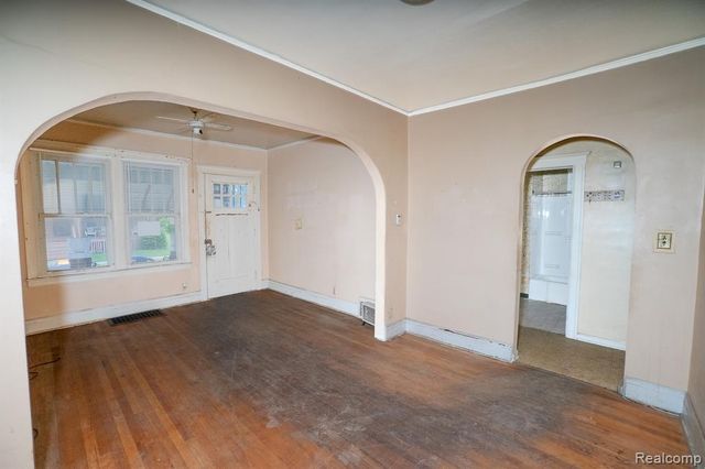 5672 Saint Clair Street, Detroit, MI 48213