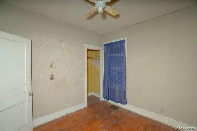 5672 Saint Clair Street, Detroit, MI 48213