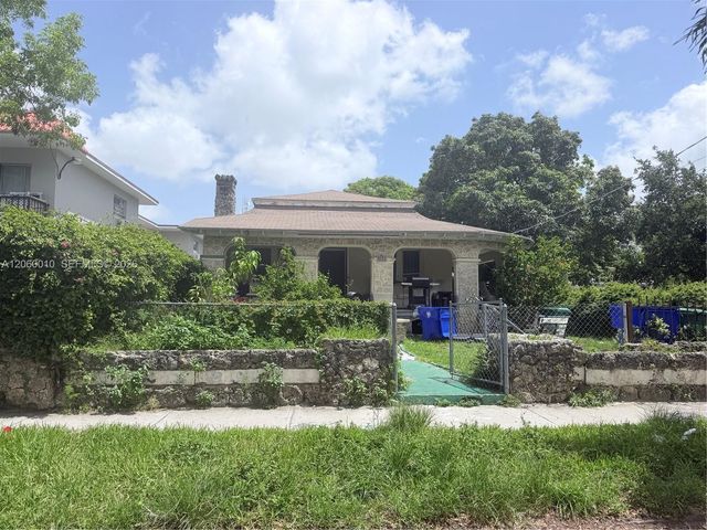 1121 NW 5th St, Miami, FL 33128