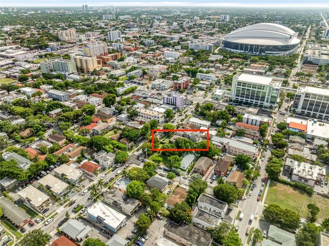1121 NW 5th St, Miami, FL 33128