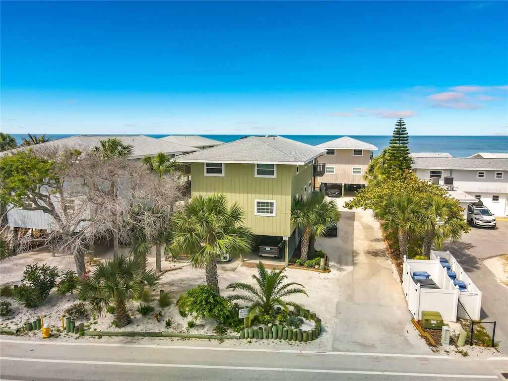 Image 11 of property listing at 19836 GULF BOULEVARD 5B, Indian Rocks Beach, FL 33785