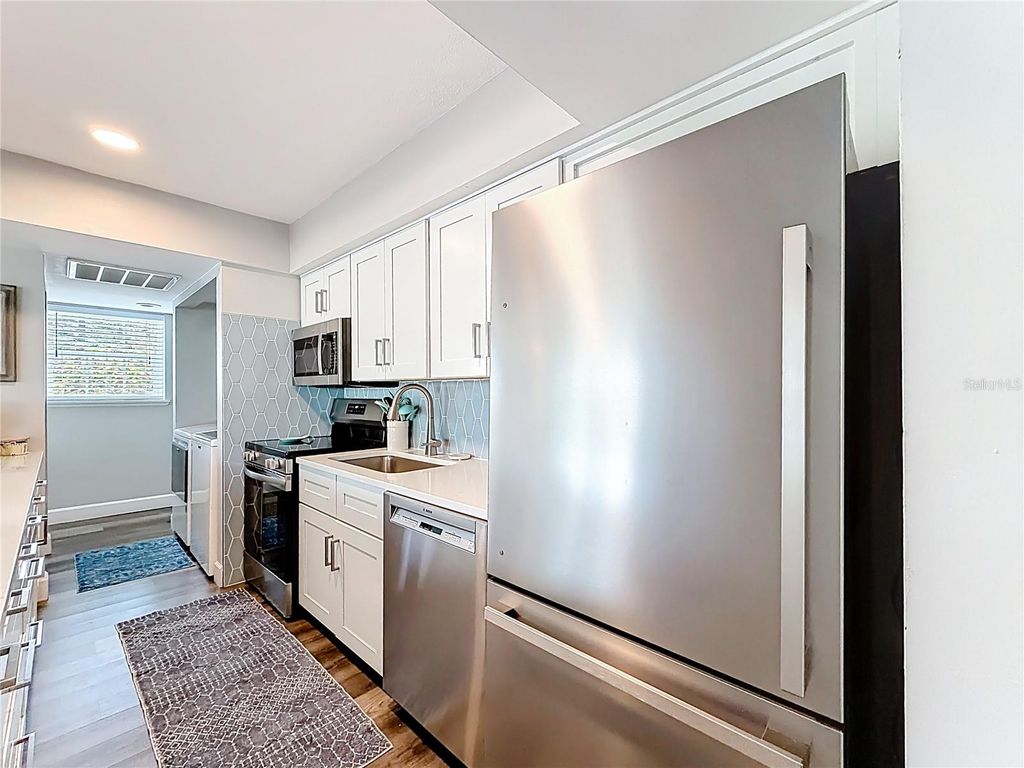 Image 16 of property listing at 19836 GULF BOULEVARD 5B, Indian Rocks Beach, FL 33785