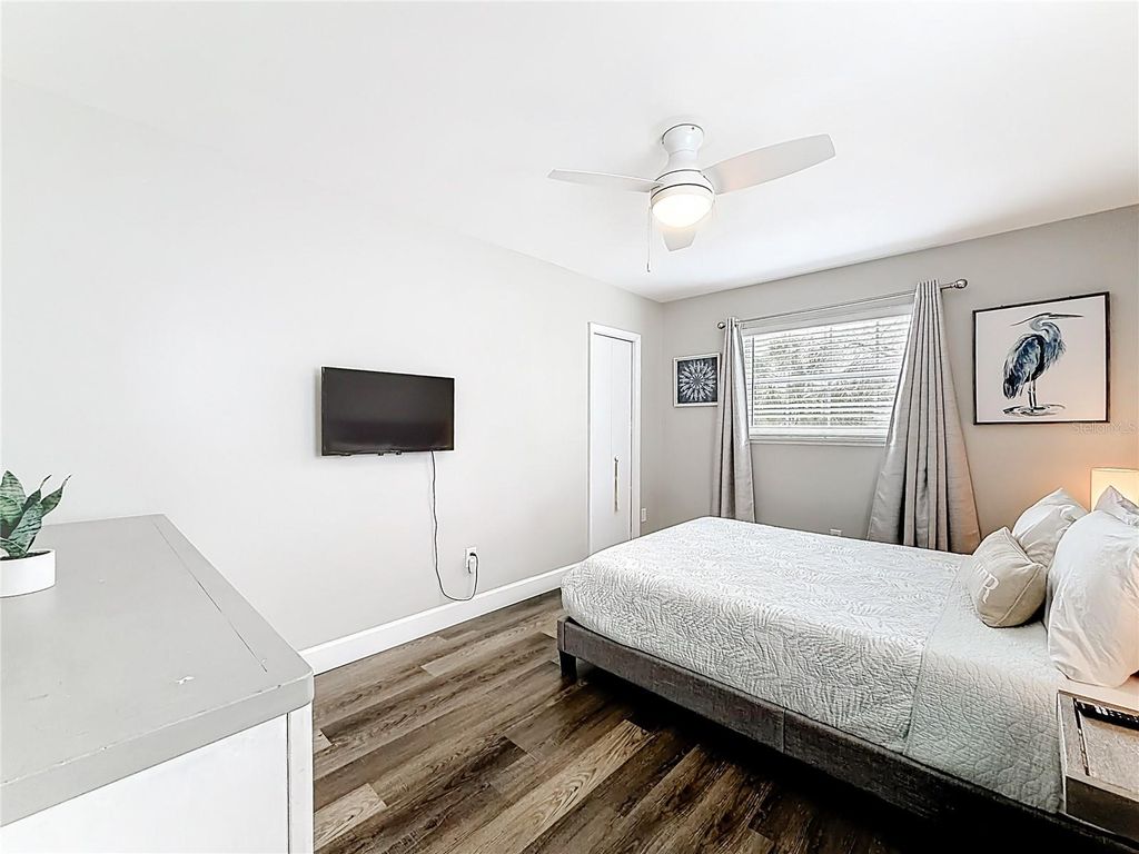 Image 30 of property listing at 19836 GULF BOULEVARD 5B, Indian Rocks Beach, FL 33785