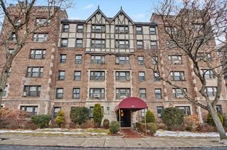 127 Garth Road 5D, Scarsdale, NY 10583