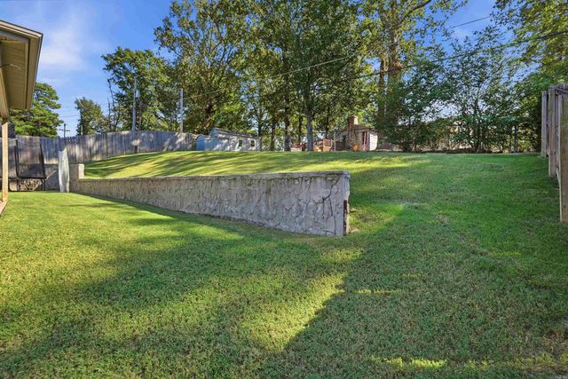 6060 Allwood Dr, North Little Rock, AR 72116