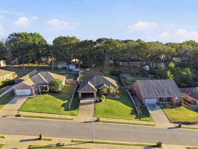 6060 Allwood Dr, North Little Rock, AR 72116