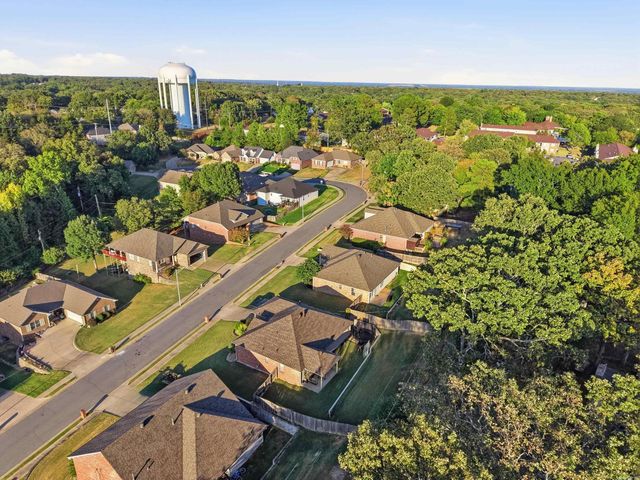 6060 Allwood Dr, North Little Rock, AR 72116